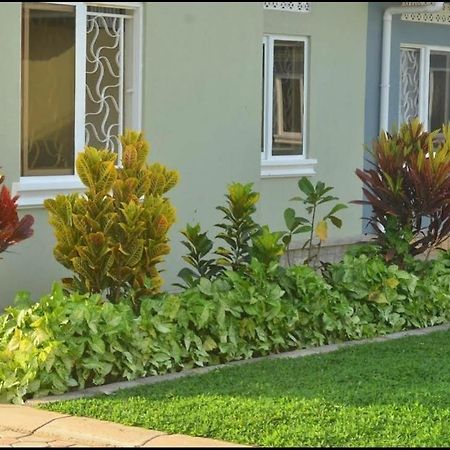 Migingo Suites Entebbe Exterior photo
