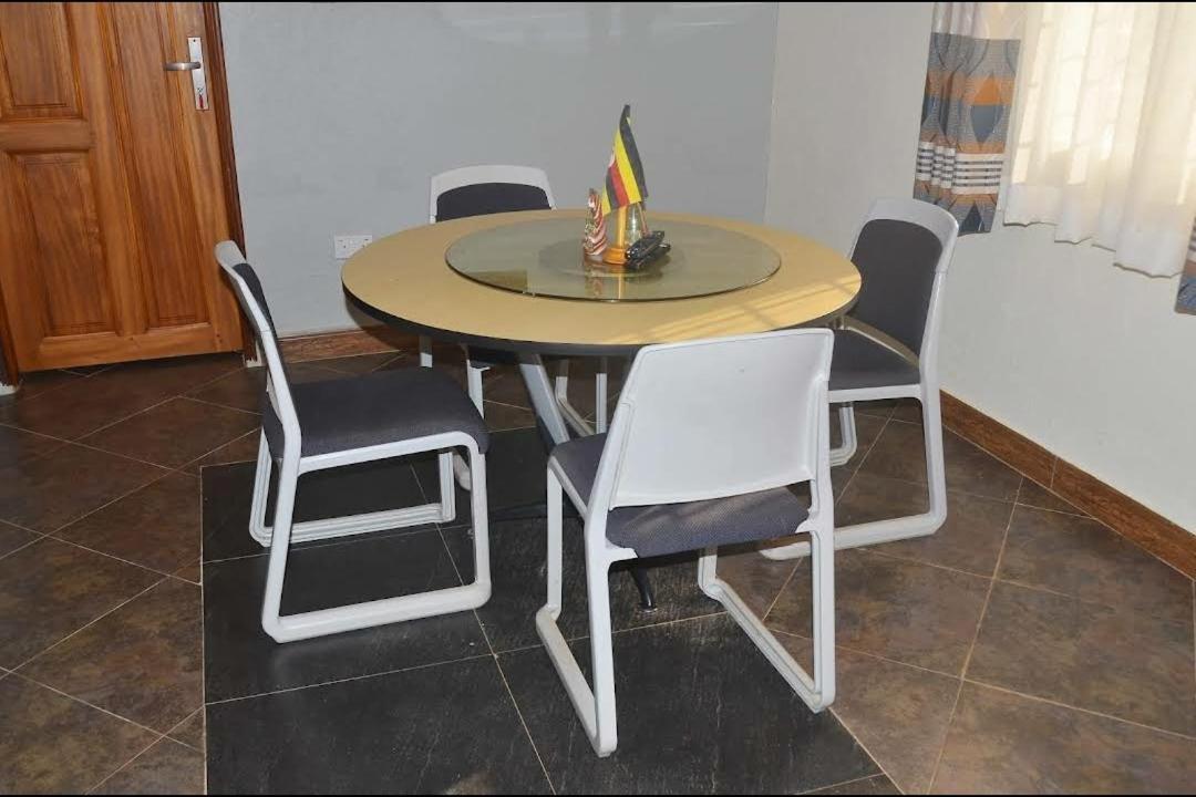 Migingo Suites Entebbe Exterior photo