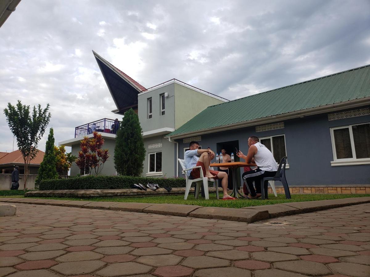 Migingo Suites Entebbe Exterior photo