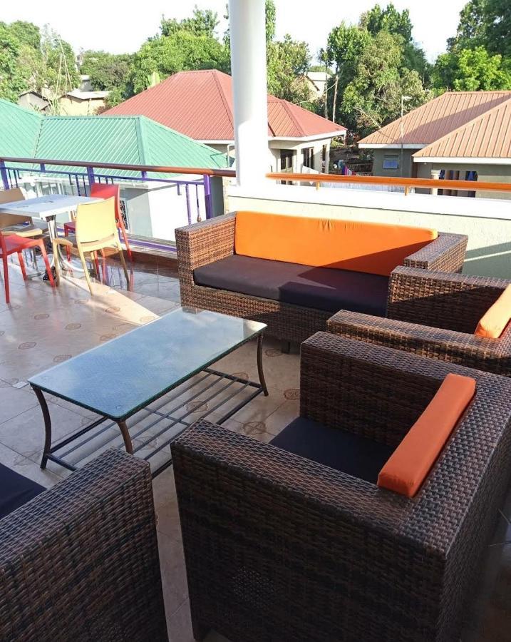 Migingo Suites Entebbe Exterior photo