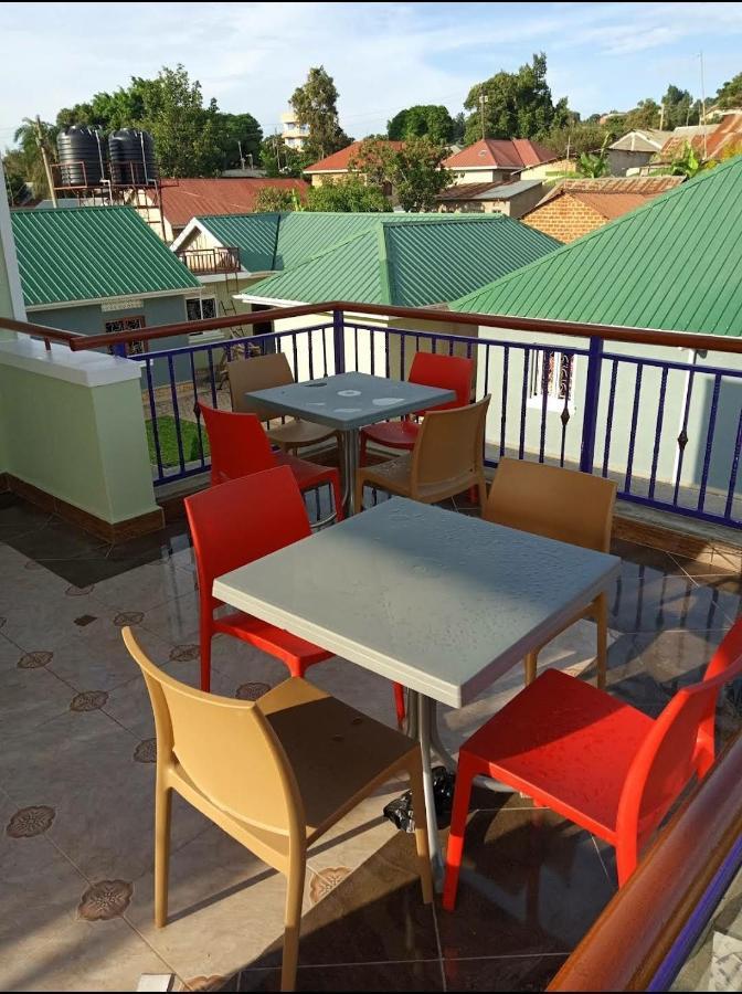 Migingo Suites Entebbe Exterior photo