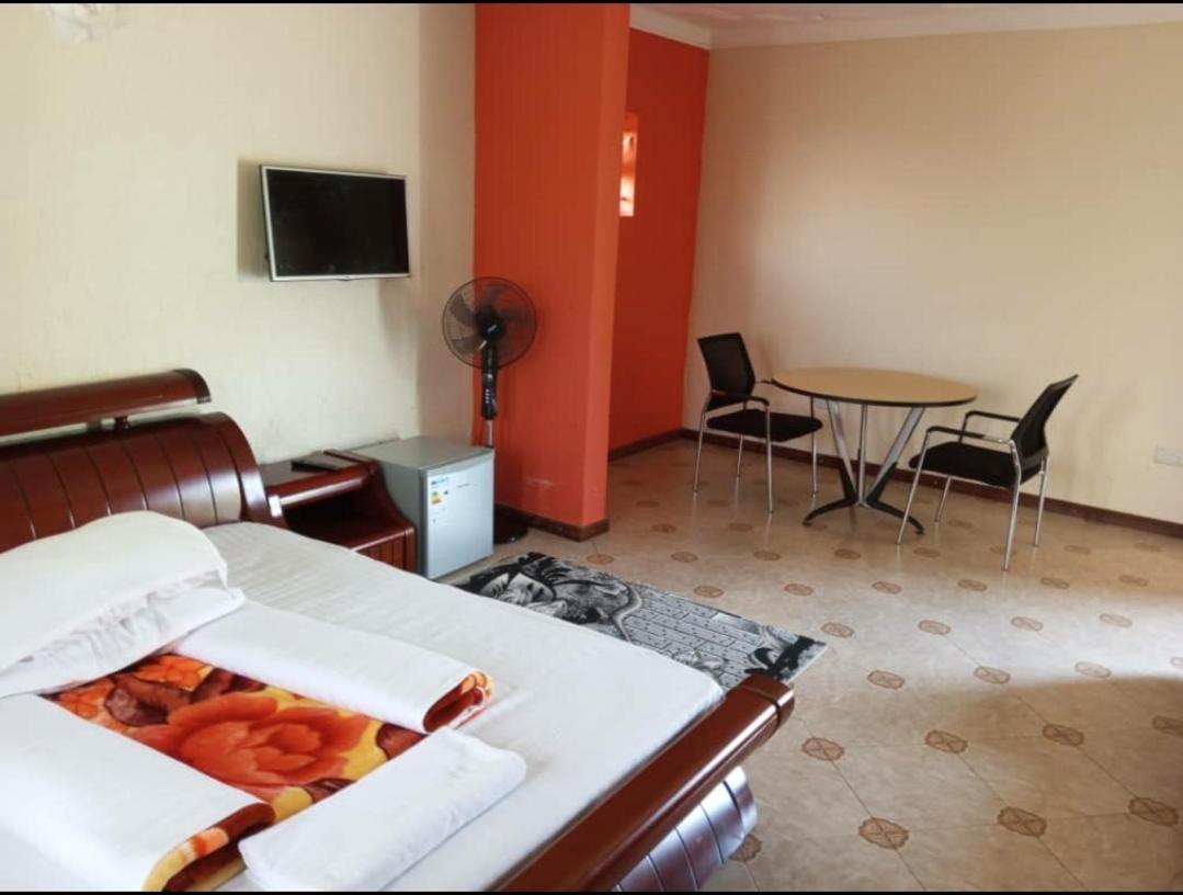 Migingo Suites Entebbe Exterior photo