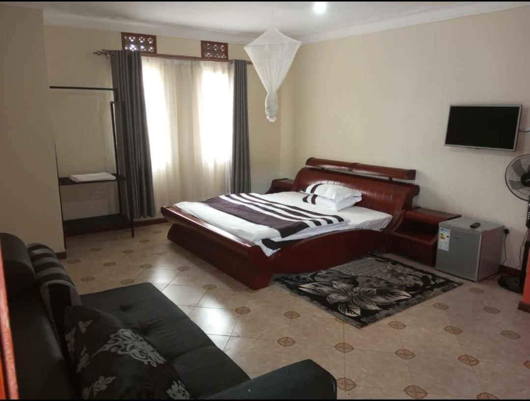 Migingo Suites Entebbe Exterior photo