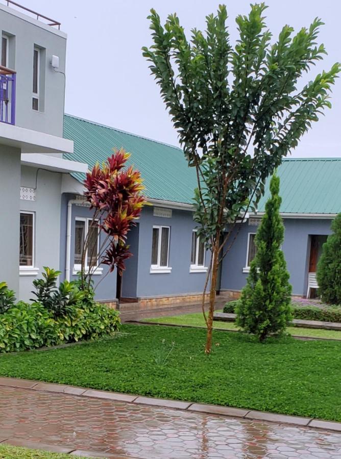 Migingo Suites Entebbe Exterior photo
